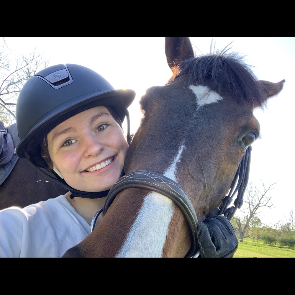 Meet your Posher, Danielle